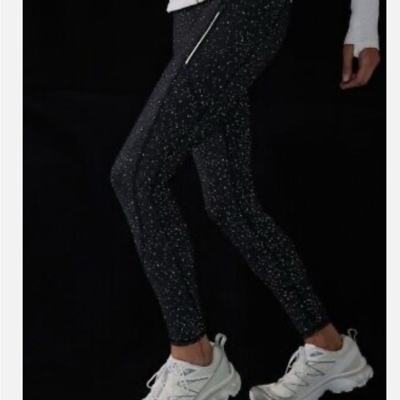 Athleta Black and White Jeggings with Shimmer Effect M - Picture 1 of 8